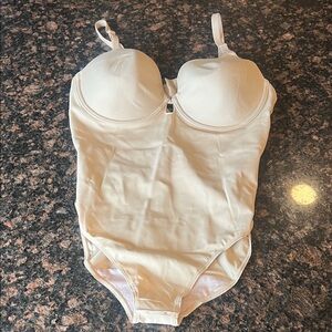 Maidenform size large shapewear